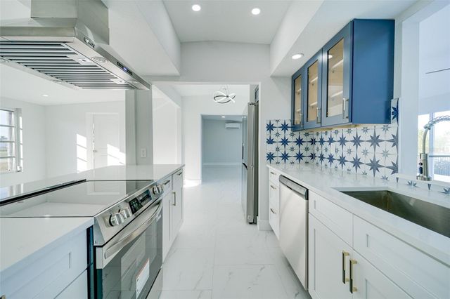 217 W TARPON BOULEVARD NW, Port Charlotte, FL 33952