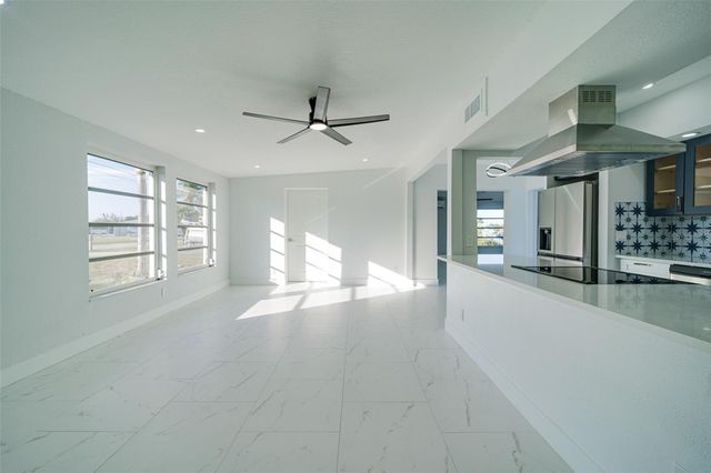 217 W TARPON BOULEVARD NW, Port Charlotte, FL 33952