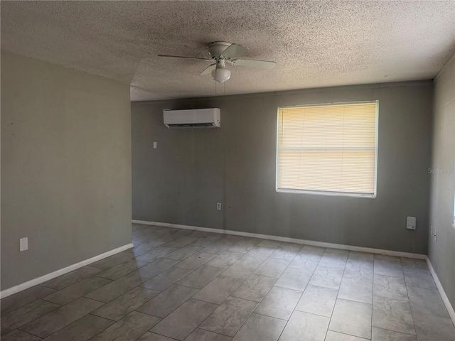 1004 W MCLENDON STREET, Plant City, FL 33563