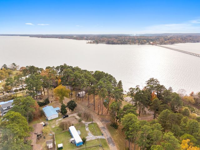 3096 Renee Drive, Chandler, TX 75758