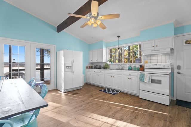 3096 Renee Drive, Chandler, TX 75758