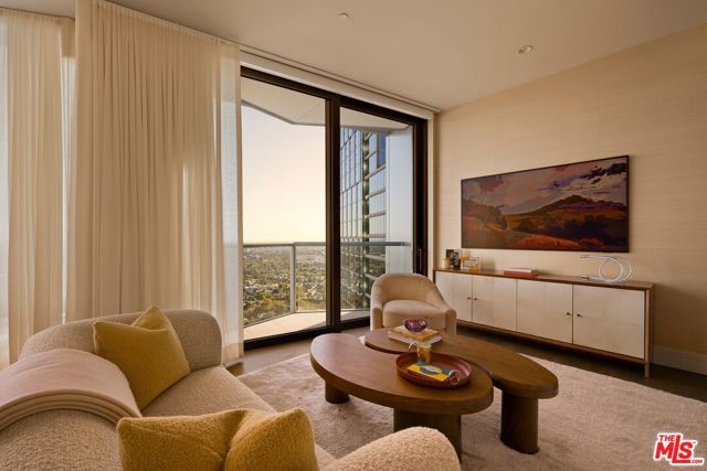 211 W Elm Court 28A, Los Angeles, CA 90067