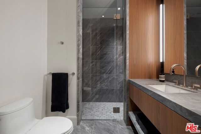 211 W Elm Court 28A, Los Angeles, CA 90067