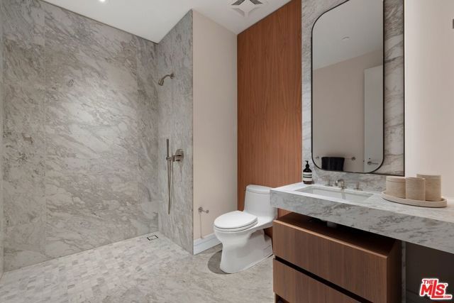 211 W Elm Court 28A, Los Angeles, CA 90067