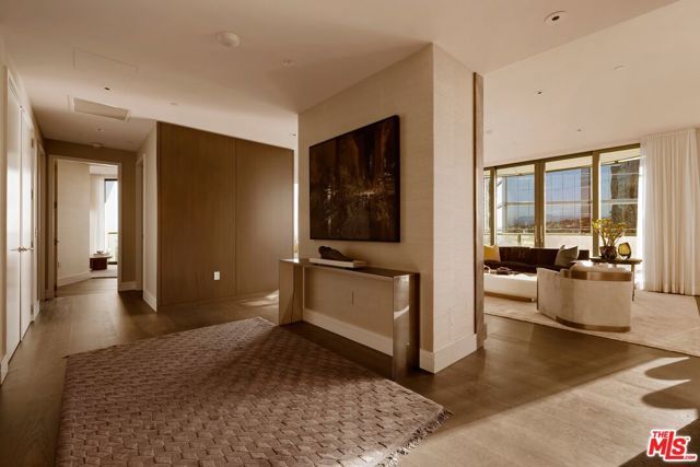 211 W Elm Court 28A, Los Angeles, CA 90067