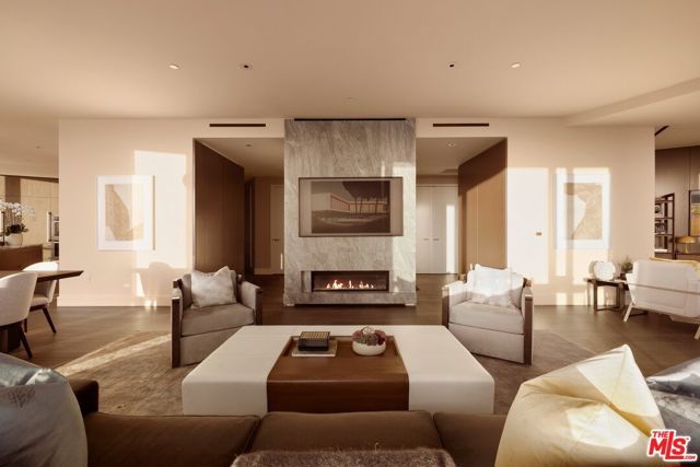211 W Elm Court 28A, Los Angeles, CA 90067