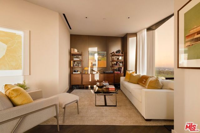 211 W Elm Court 28A, Los Angeles, CA 90067