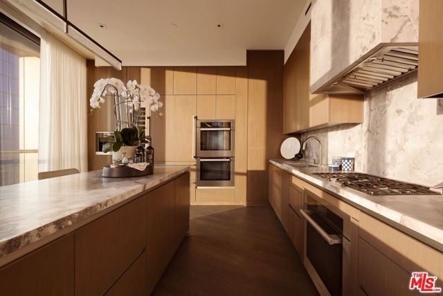 211 W Elm Court 28A, Los Angeles, CA 90067