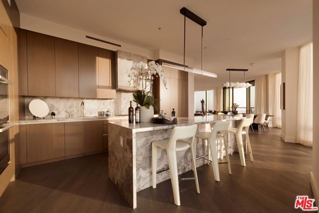 211 W Elm Court 28A, Los Angeles, CA 90067