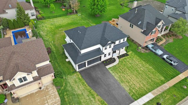 413 N Sycamore Lane, North Aurora, IL 60542