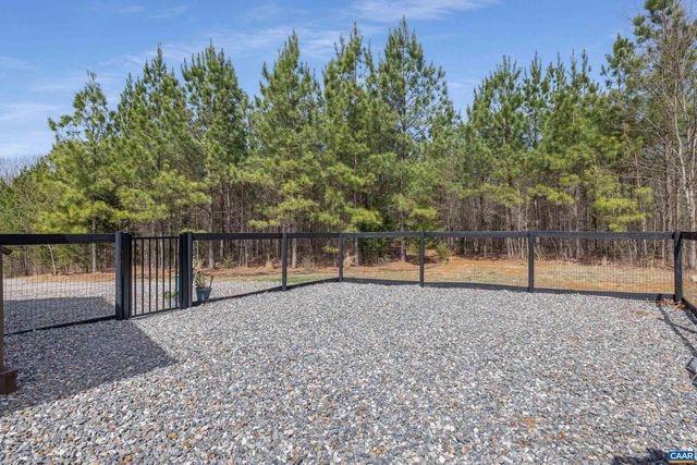 1340 ROUNDABOUT RD, Louisa, VA 23093