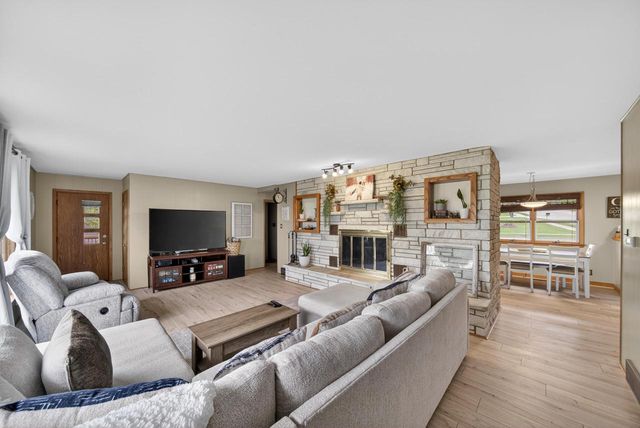 841 7th AVENUE, West Bend, WI 53095