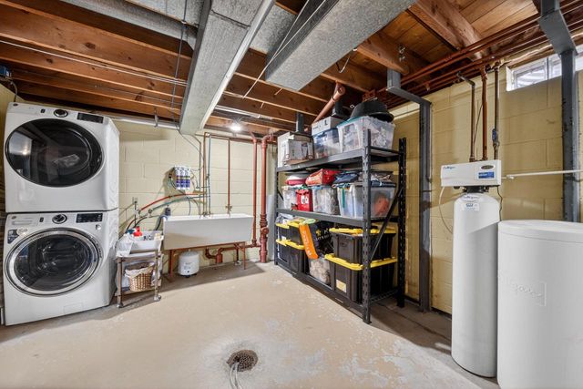 841 7th AVENUE, West Bend, WI 53095