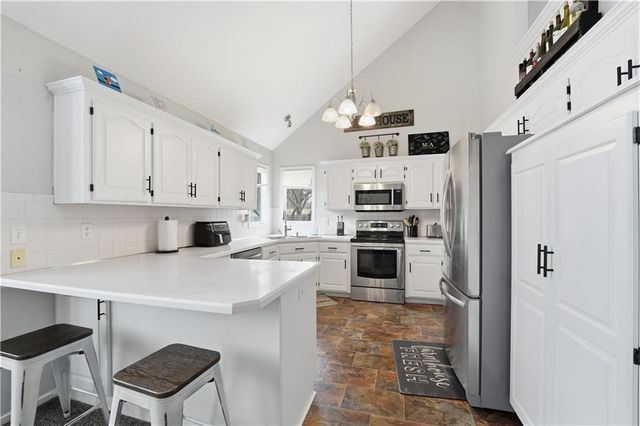 9735 NW 87th Terrace, Kansas City, MO 64153