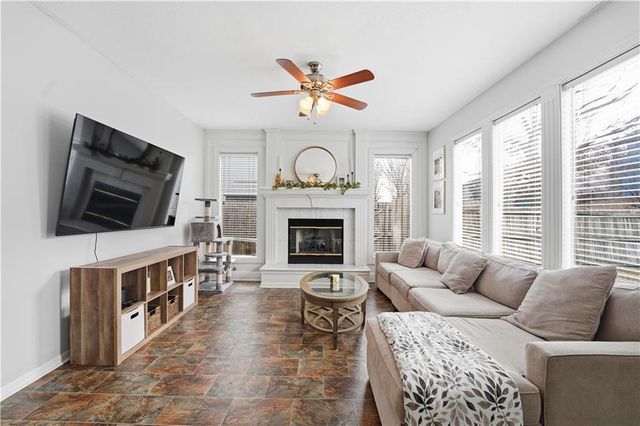 9735 NW 87th Terrace, Kansas City, MO 64153