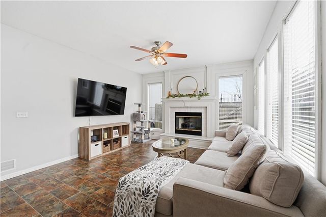 9735 NW 87th Terrace, Kansas City, MO 64153