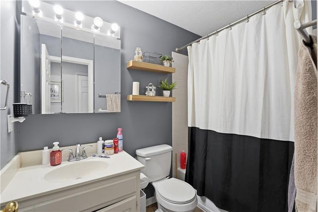 9735 NW 87th Terrace, Kansas City, MO 64153