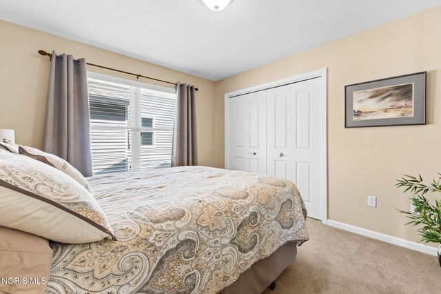 824 Meadowland Trail, Toledo, OH 43615