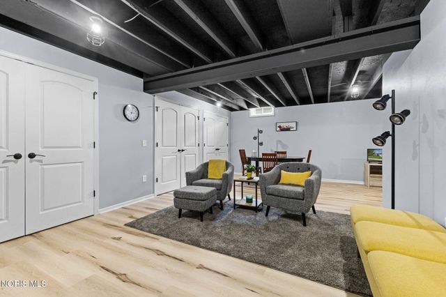 824 Meadowland Trail, Toledo, OH 43615