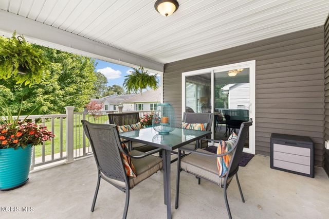 824 Meadowland Trail, Toledo, OH 43615
