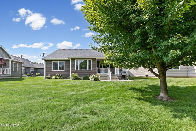 824 Meadowland Trail, Toledo, OH 43615