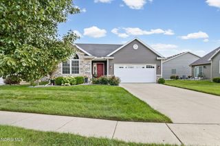 824 Meadowland Trail, Toledo, OH 43615