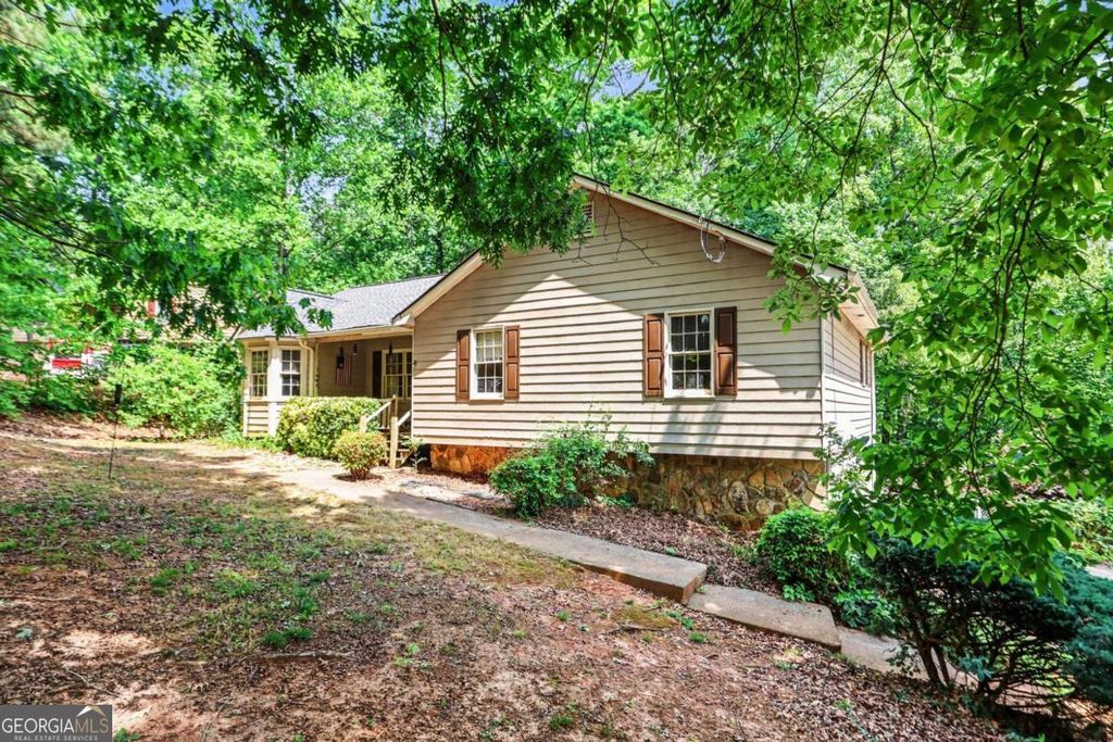 310 White Oak Street, Dallas, GA 30157
