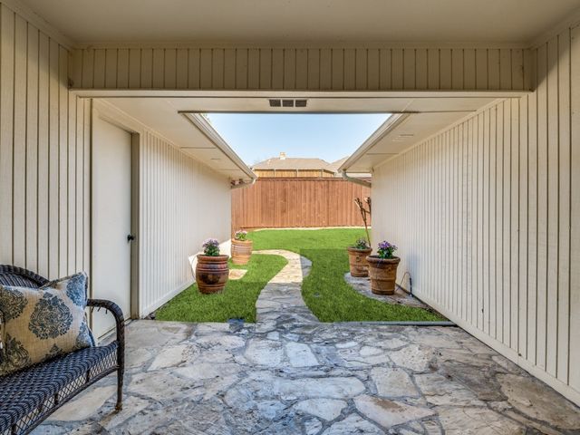 2810 Club Meadow Drive, Garland, TX 75043