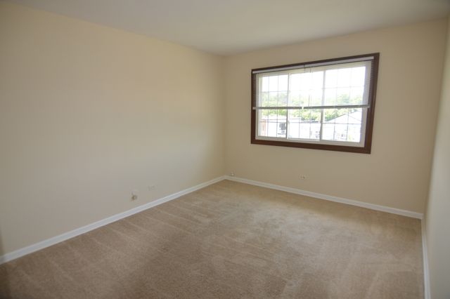 370 Eastern Avenue 370, Barrington, IL 60010