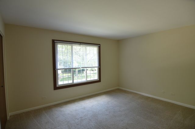 370 Eastern Avenue 370, Barrington, IL 60010
