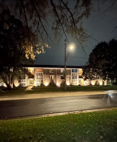 370 Eastern Avenue 370, Barrington, IL 60010