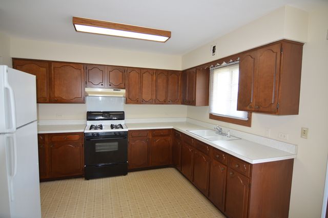 370 Eastern Avenue 370, Barrington, IL 60010
