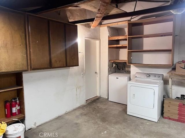 10651 Woodward Ave, Sunland, CA 91040