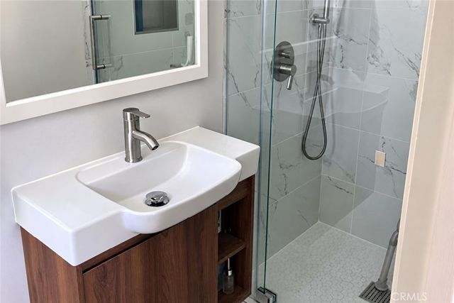 10651 Woodward Ave, Sunland, CA 91040