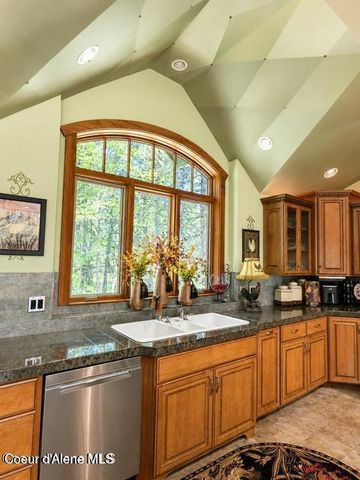42303 Highway 200, Hope, ID 83836