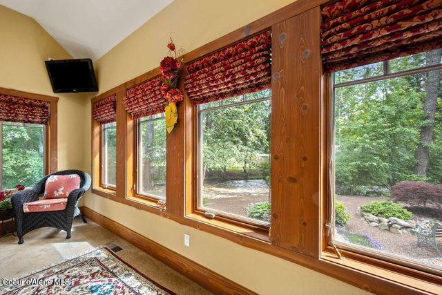 42303 Highway 200, Hope, ID 83836