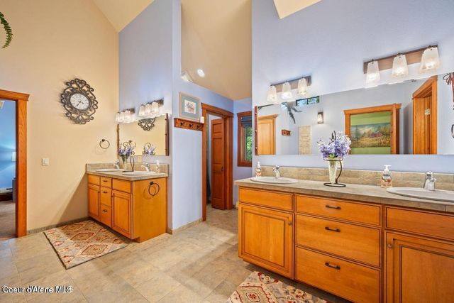 42303 Highway 200, Hope, ID 83836
