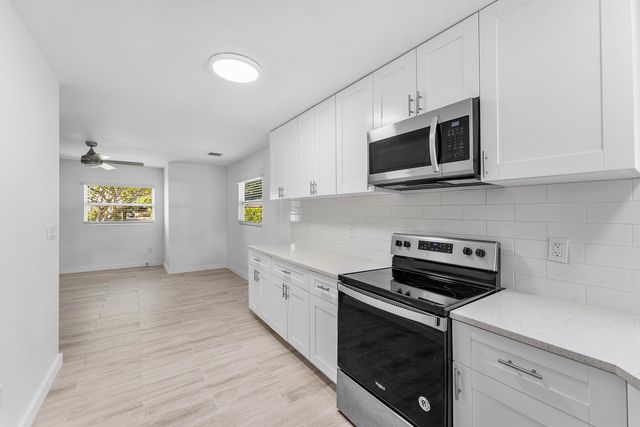 124 MAYFIELD Road W, Lantana, FL 33462
