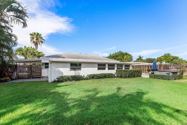 124 MAYFIELD Road W, Lantana, FL 33462