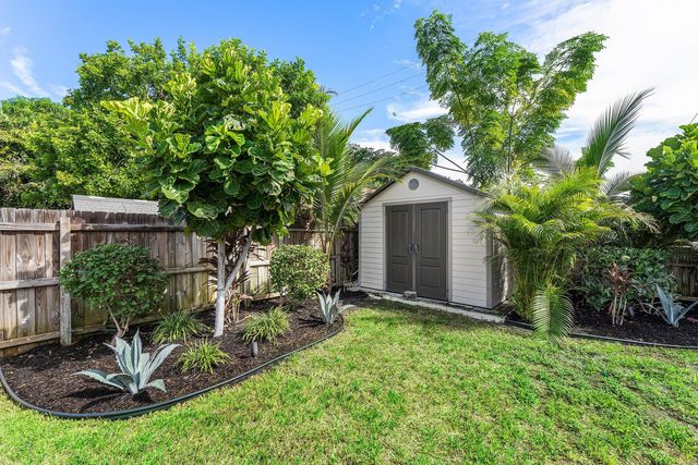 124 MAYFIELD Road W, Lantana, FL 33462