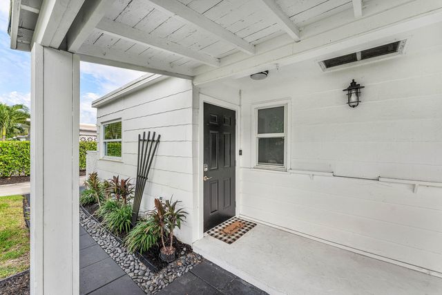124 MAYFIELD Road W, Lantana, FL 33462