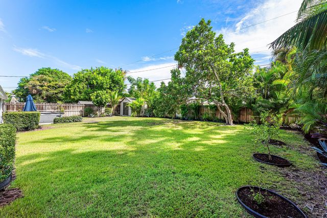 124 MAYFIELD Road W, Lantana, FL 33462