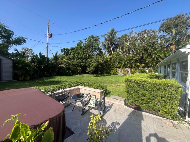 124 MAYFIELD Road W, Lantana, FL 33462