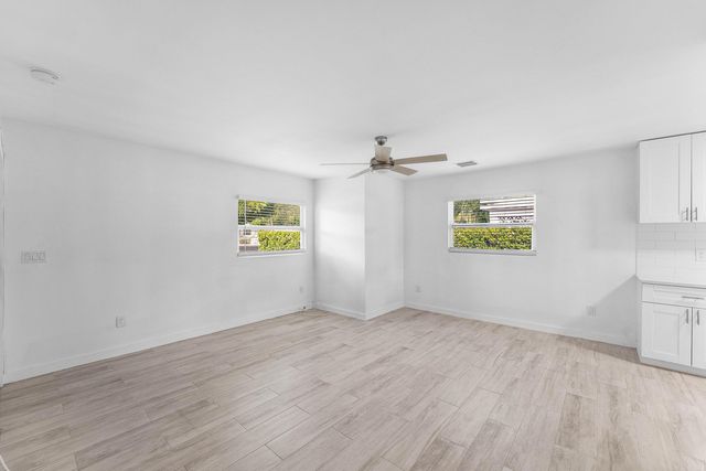 124 MAYFIELD Road W, Lantana, FL 33462