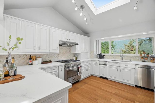 22108 Call Of The Wild Road, Los Gatos, CA 95033