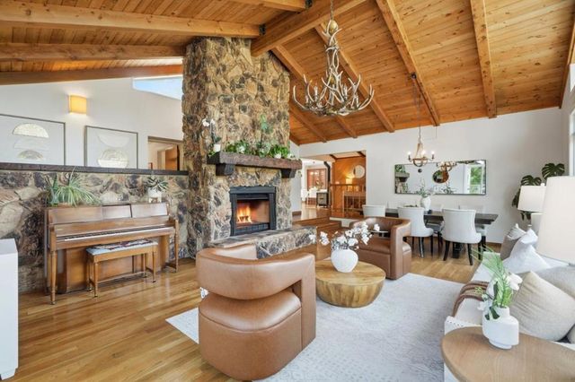 22108 Call Of The Wild Road, Los Gatos, CA 95033