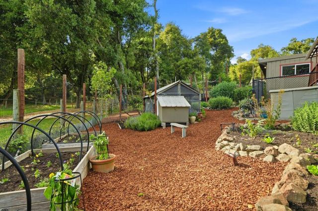 22108 Call Of The Wild Road, Los Gatos, CA 95033