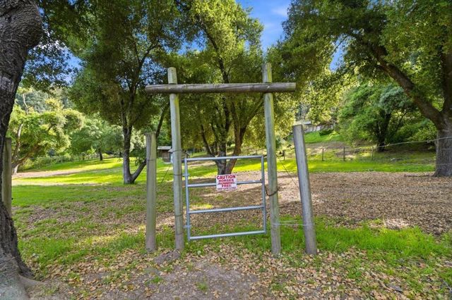 22108 Call Of The Wild Road, Los Gatos, CA 95033