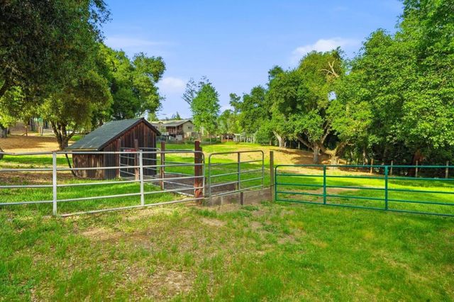 22108 Call Of The Wild Road, Los Gatos, CA 95033