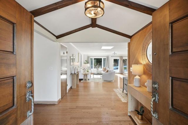 22108 Call Of The Wild Road, Los Gatos, CA 95033